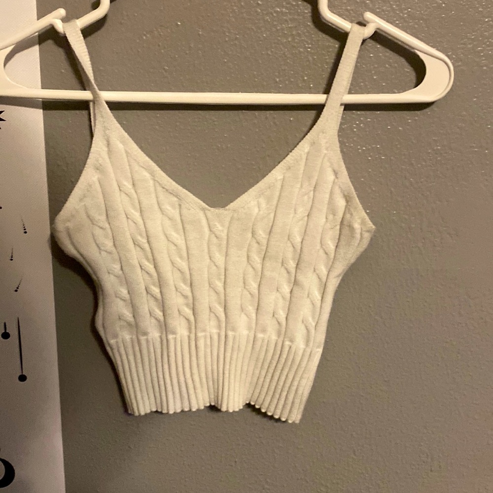 White croptop